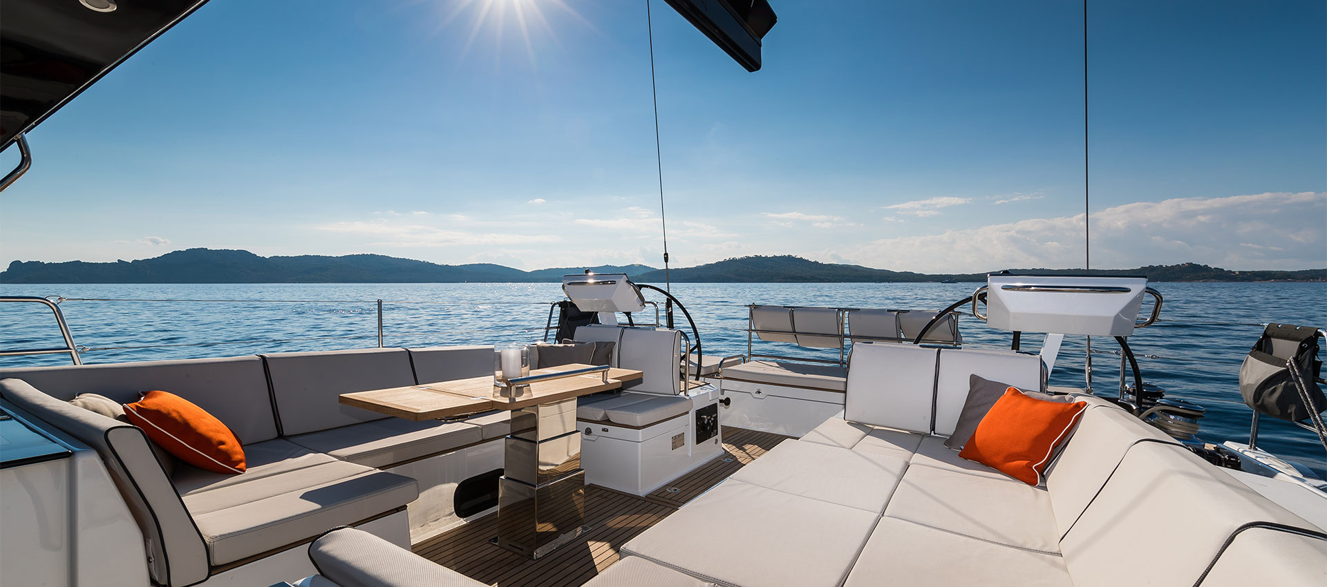Oceanis Yacht 62