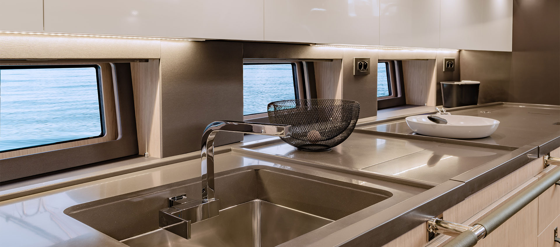 Oceanis Yacht 62