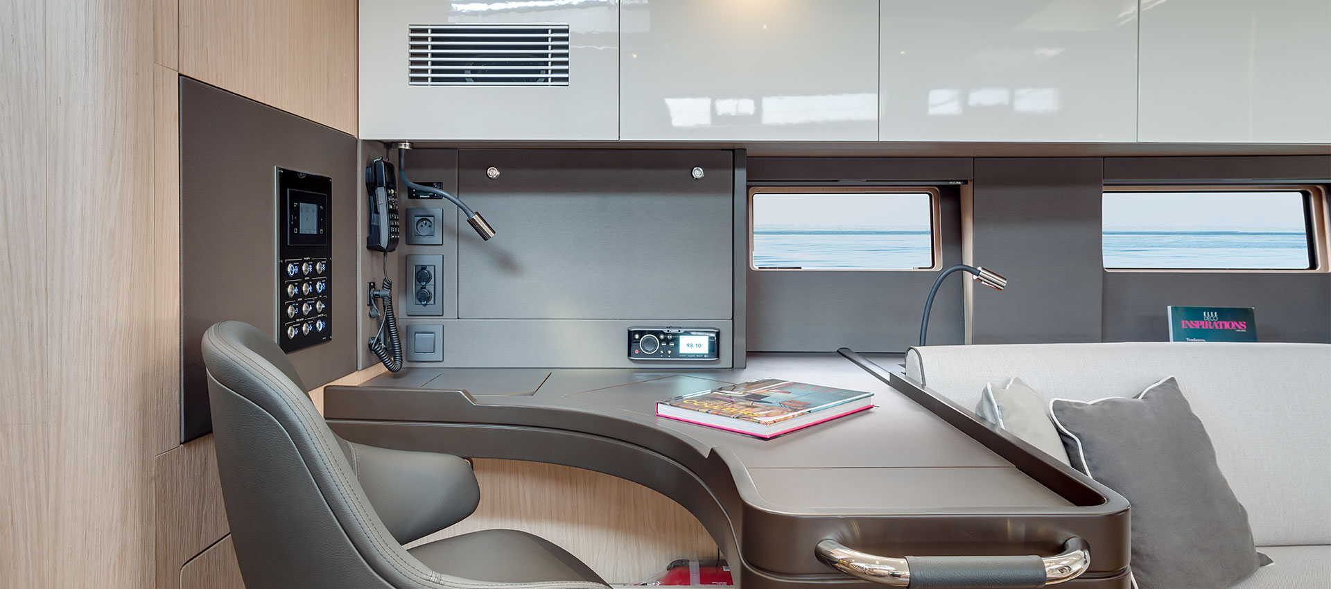 Oceanis Yacht 62