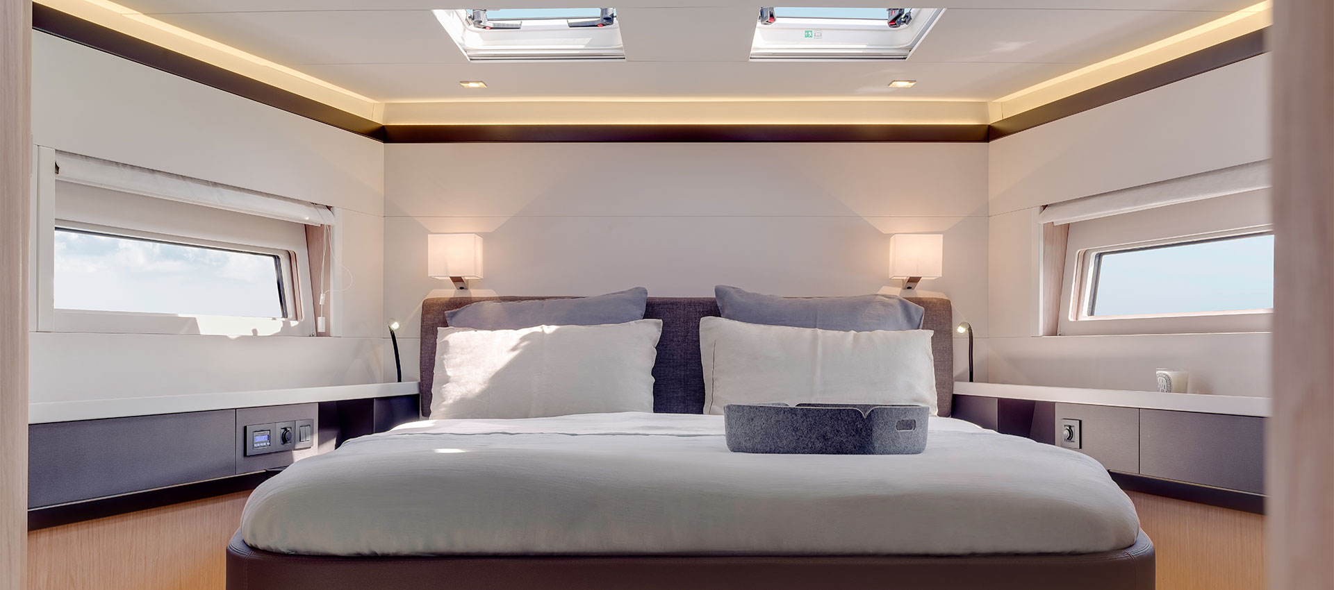 Oceanis Yacht 62