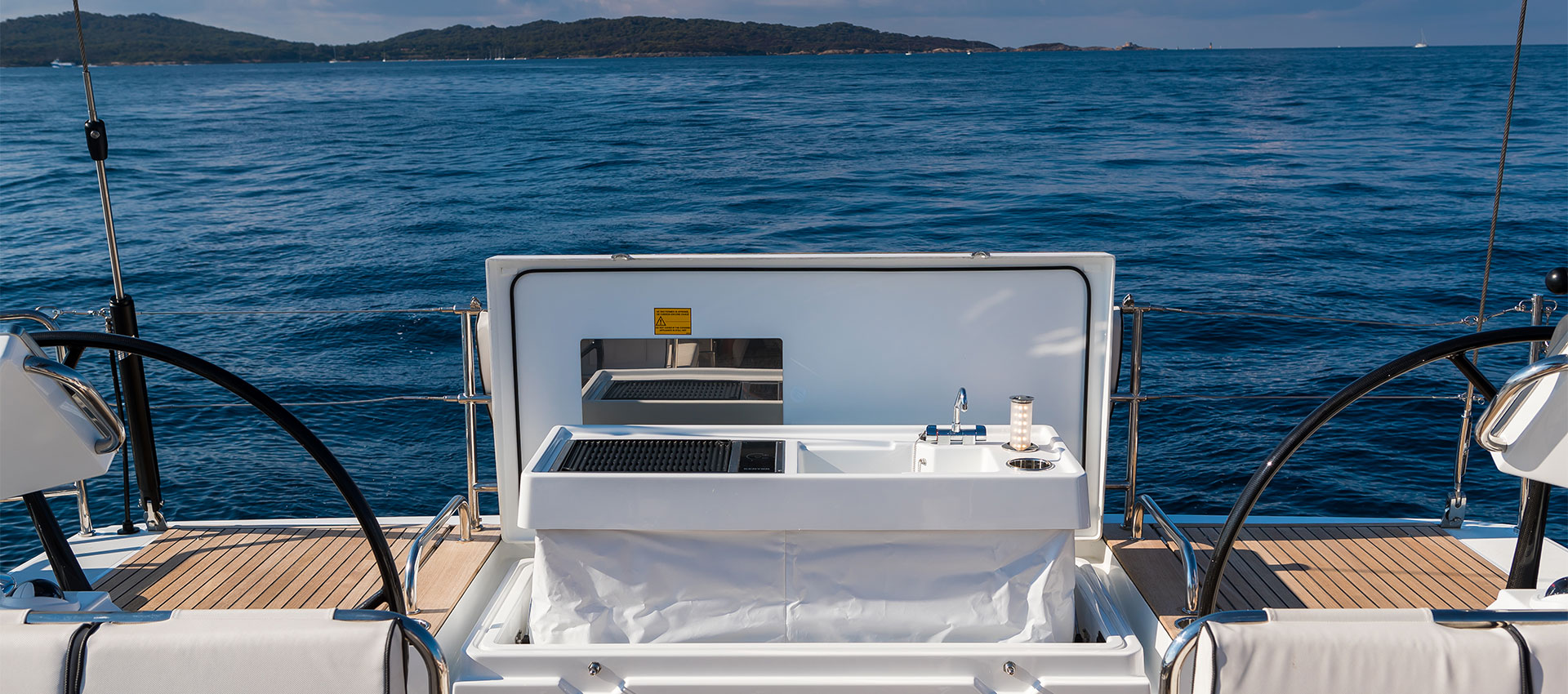 Oceanis Yacht 62