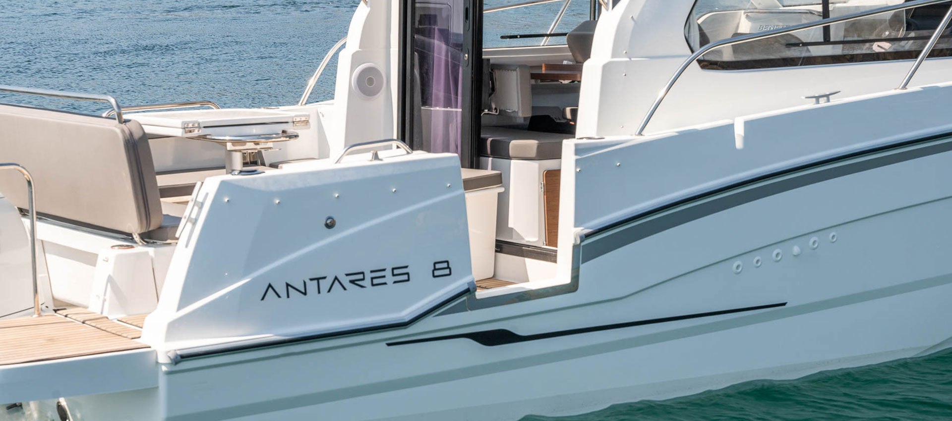 Antares8-aussen4 Beneteau Antares 8