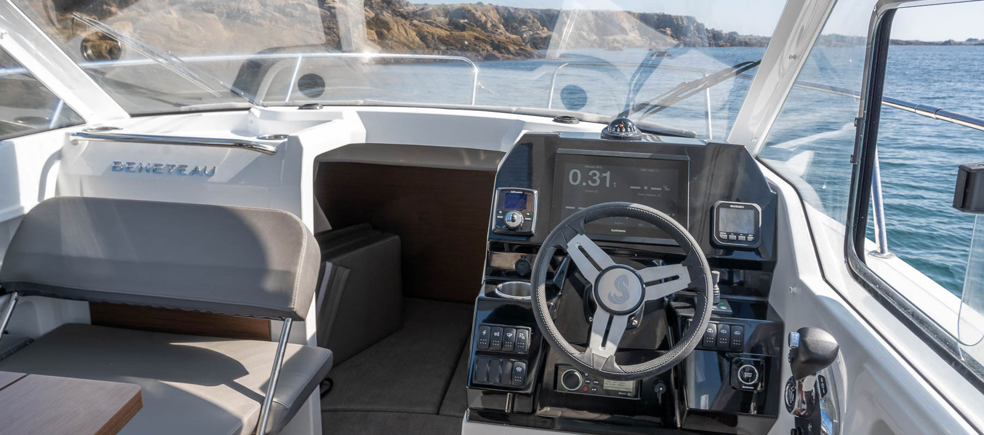 Antares8_innen1 Beneteau Antares 8