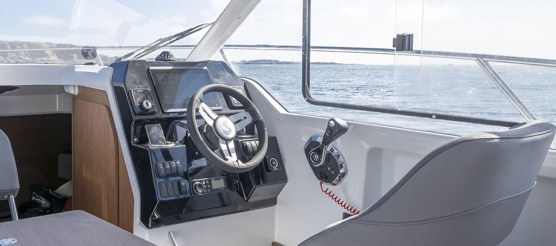 antares8_merkmale2 Beneteau Antares 8