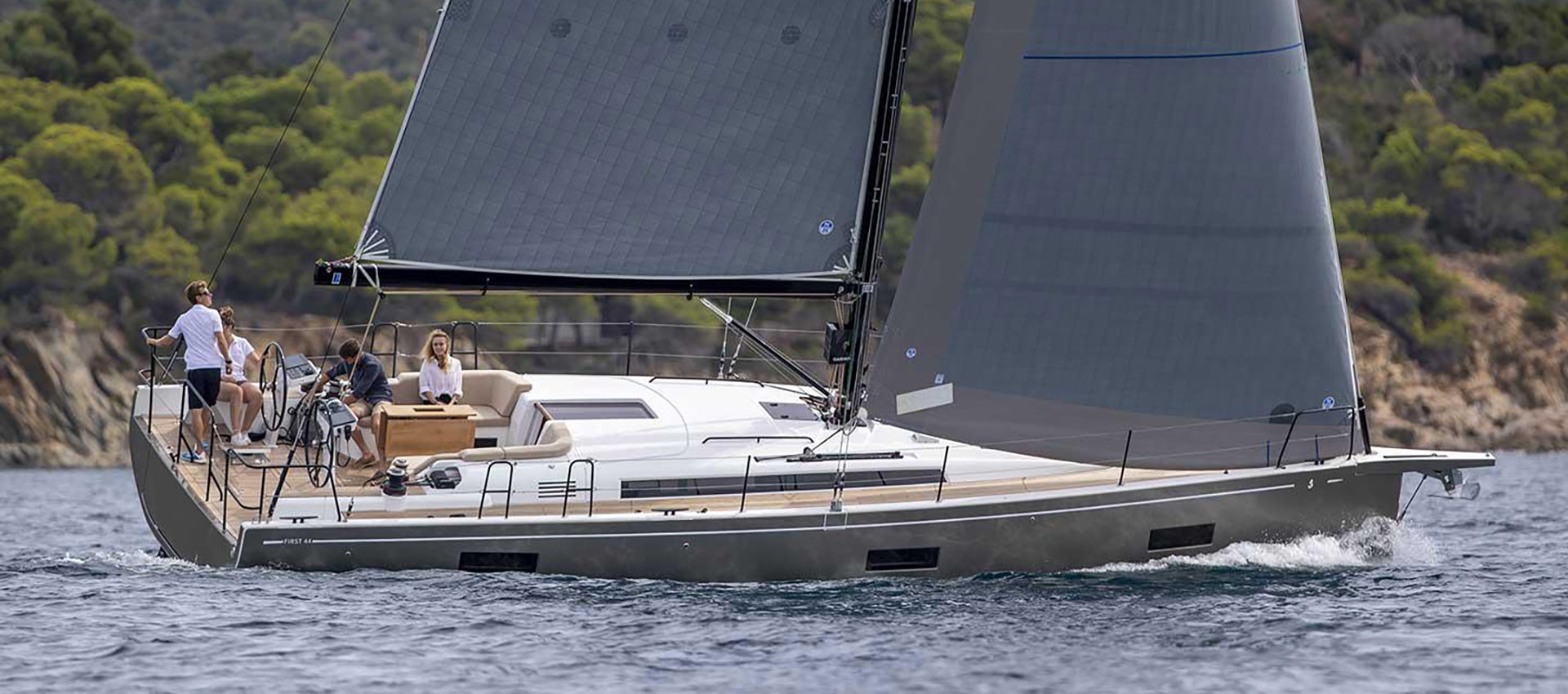 Beneteau First 44