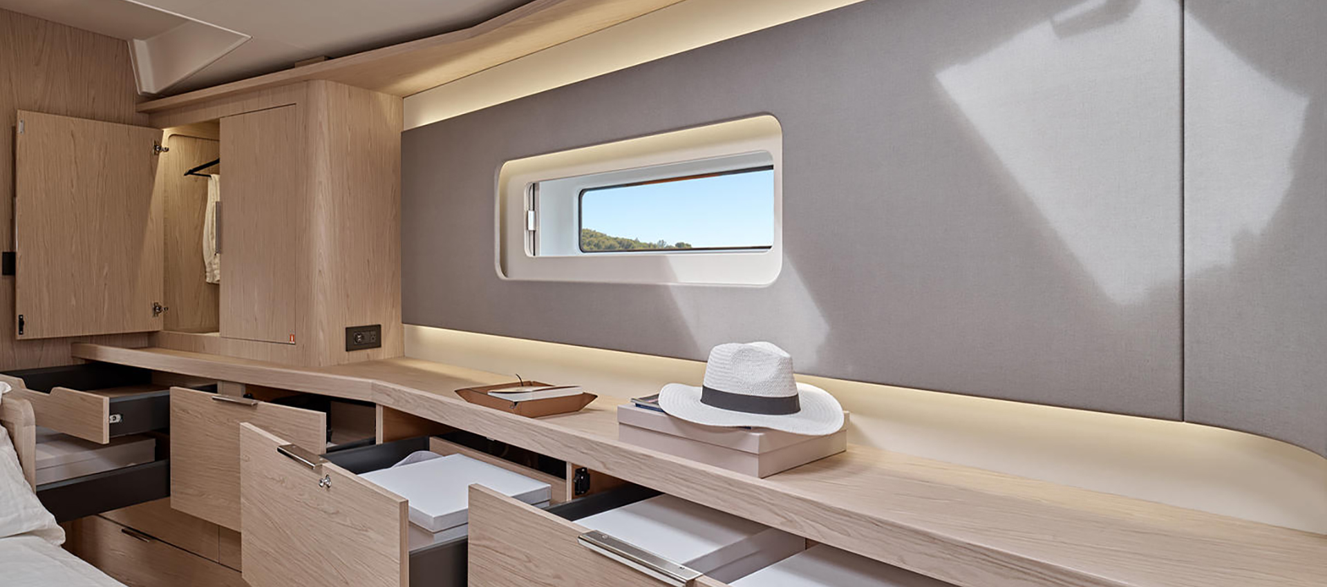 Beneteau Oceanis Yacht 60