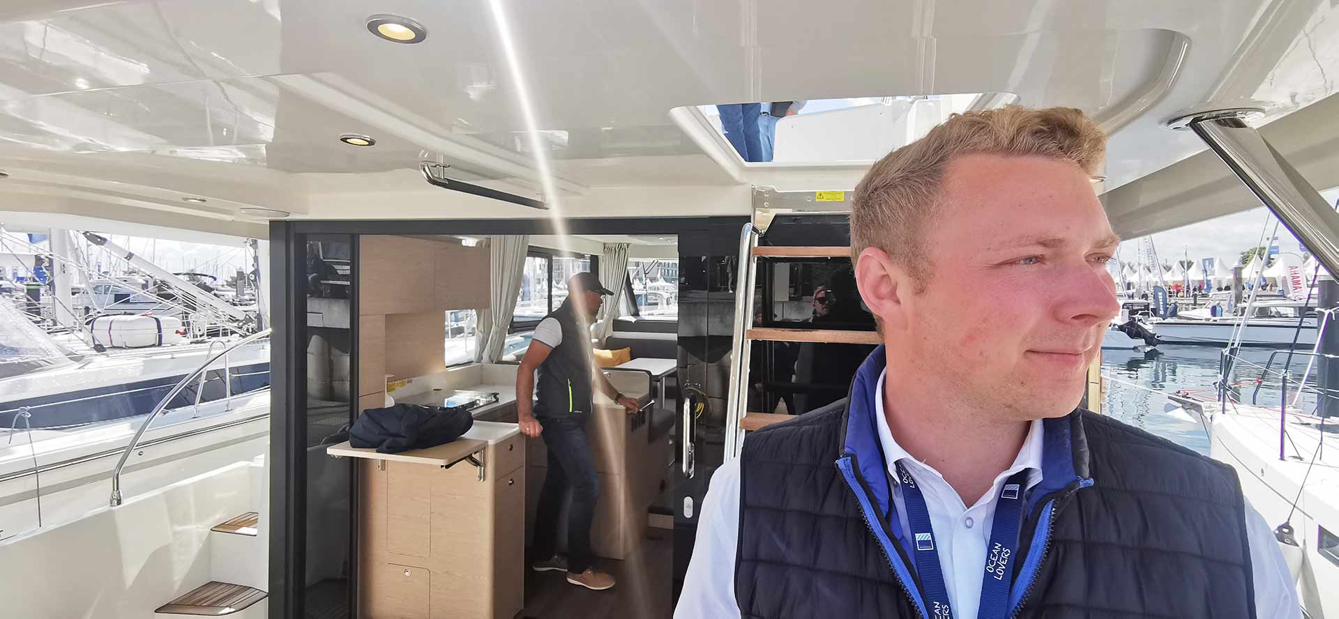 Unser Motorboot-Experte Kristof Kölling begrüßte Sie an Bord des SWIFT TRAWLER 41
