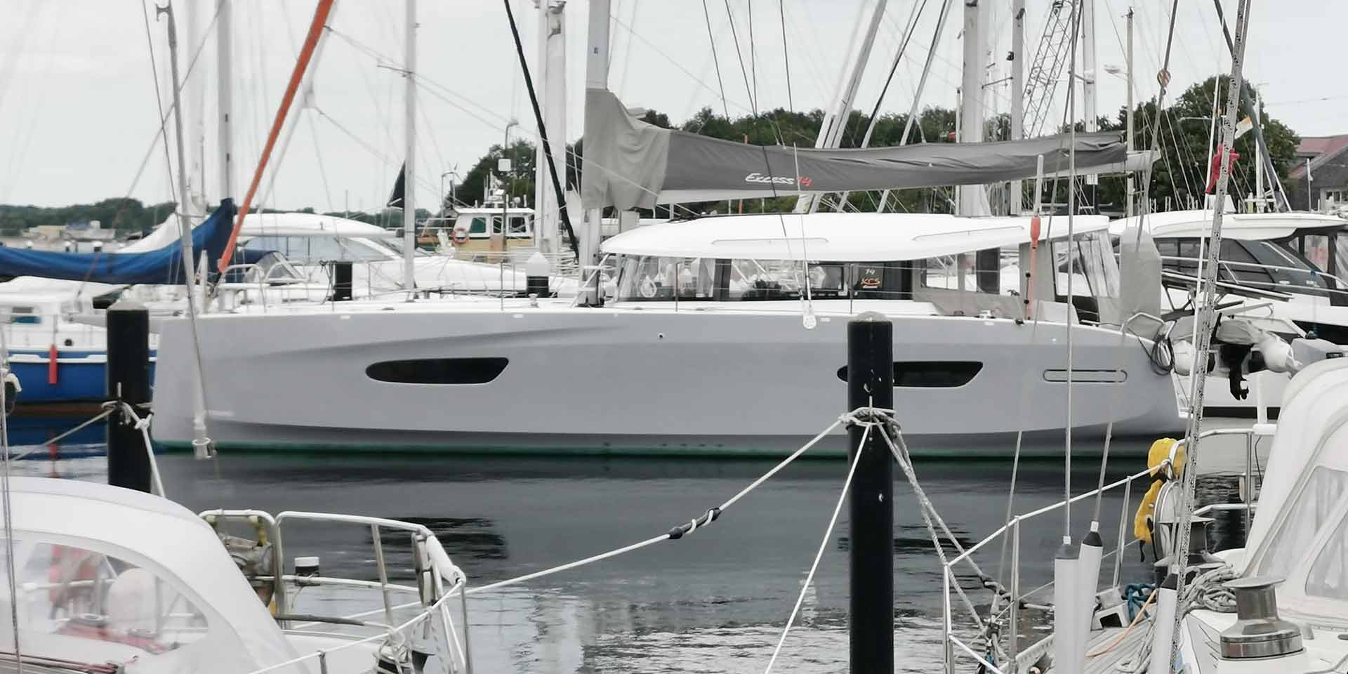 Der EXCESS 14 in Kiel am Steg – eine imposante Yacht!
