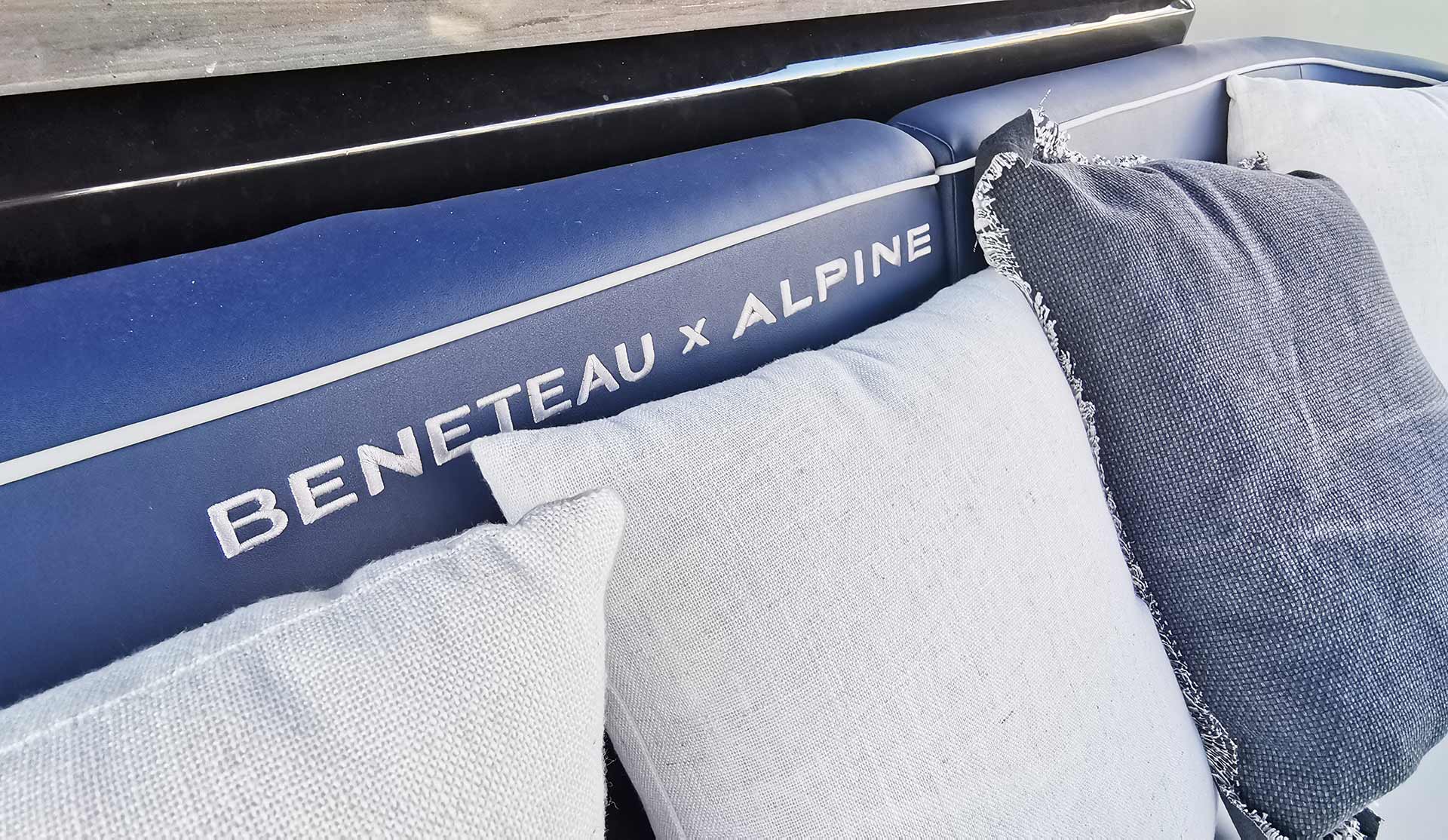 Französischer geht es nicht: BENETEAU + ALPINE