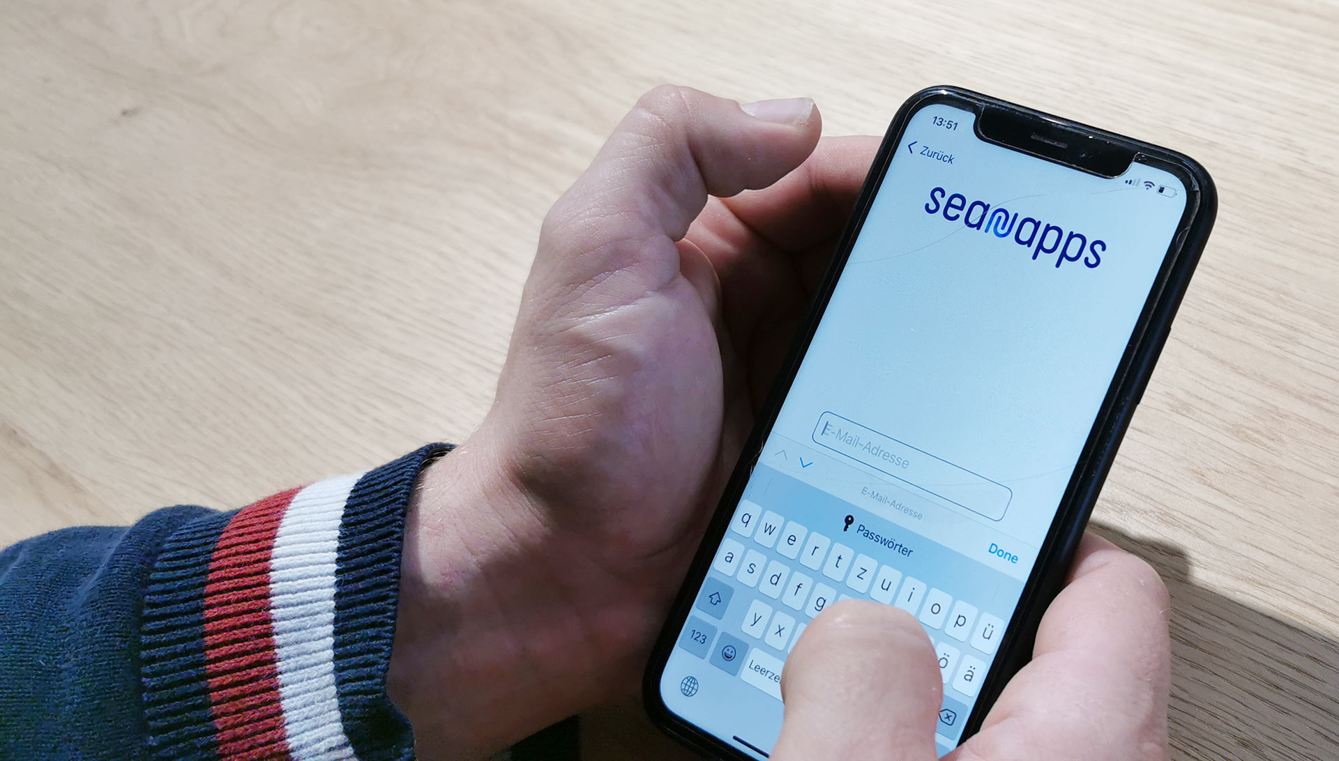 Die SEANAPPS-App installieren Sie als Eigner einfach auf Ihrem Handy …