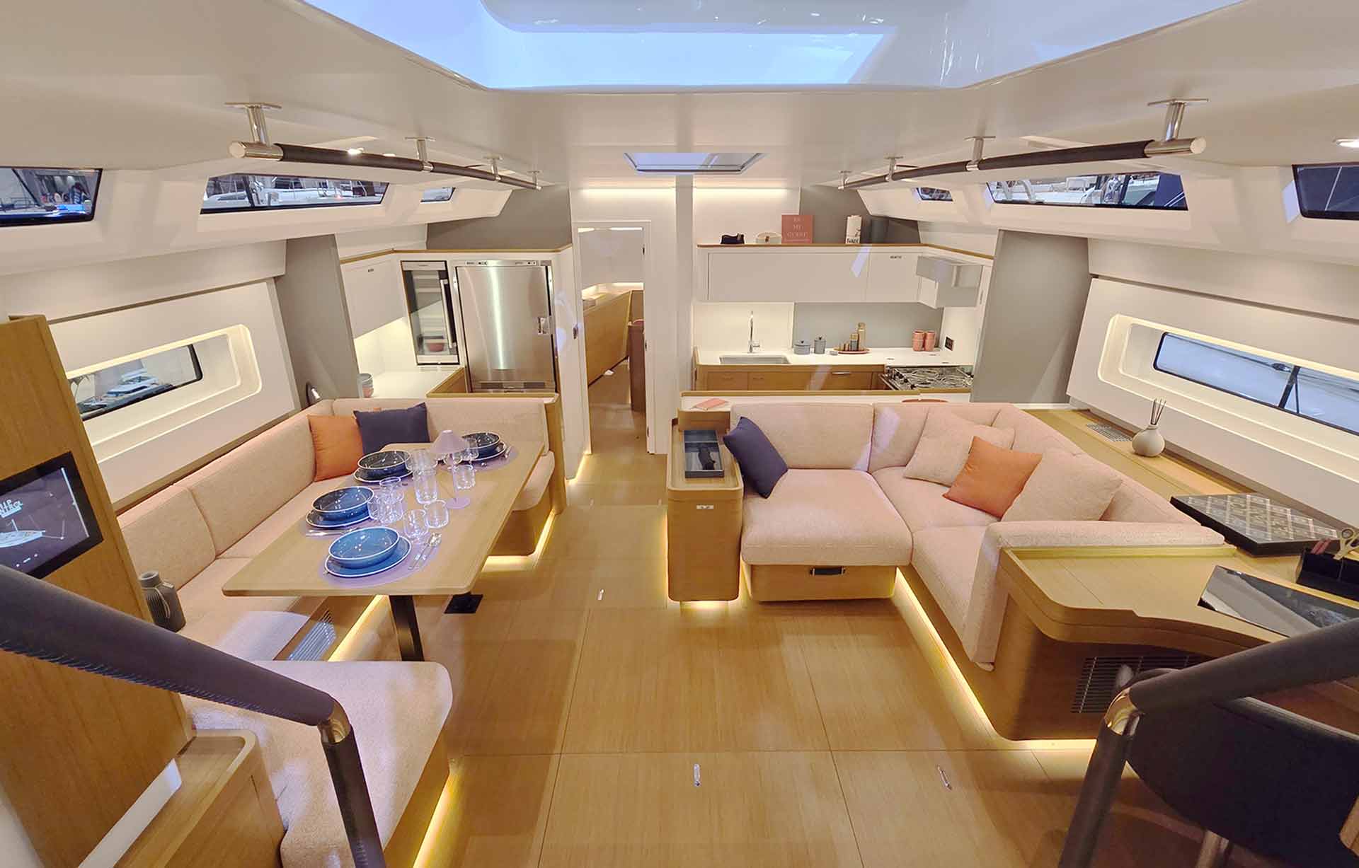 Das Beste der OCEANIS YACHT 60 mit FIRST-Chicque