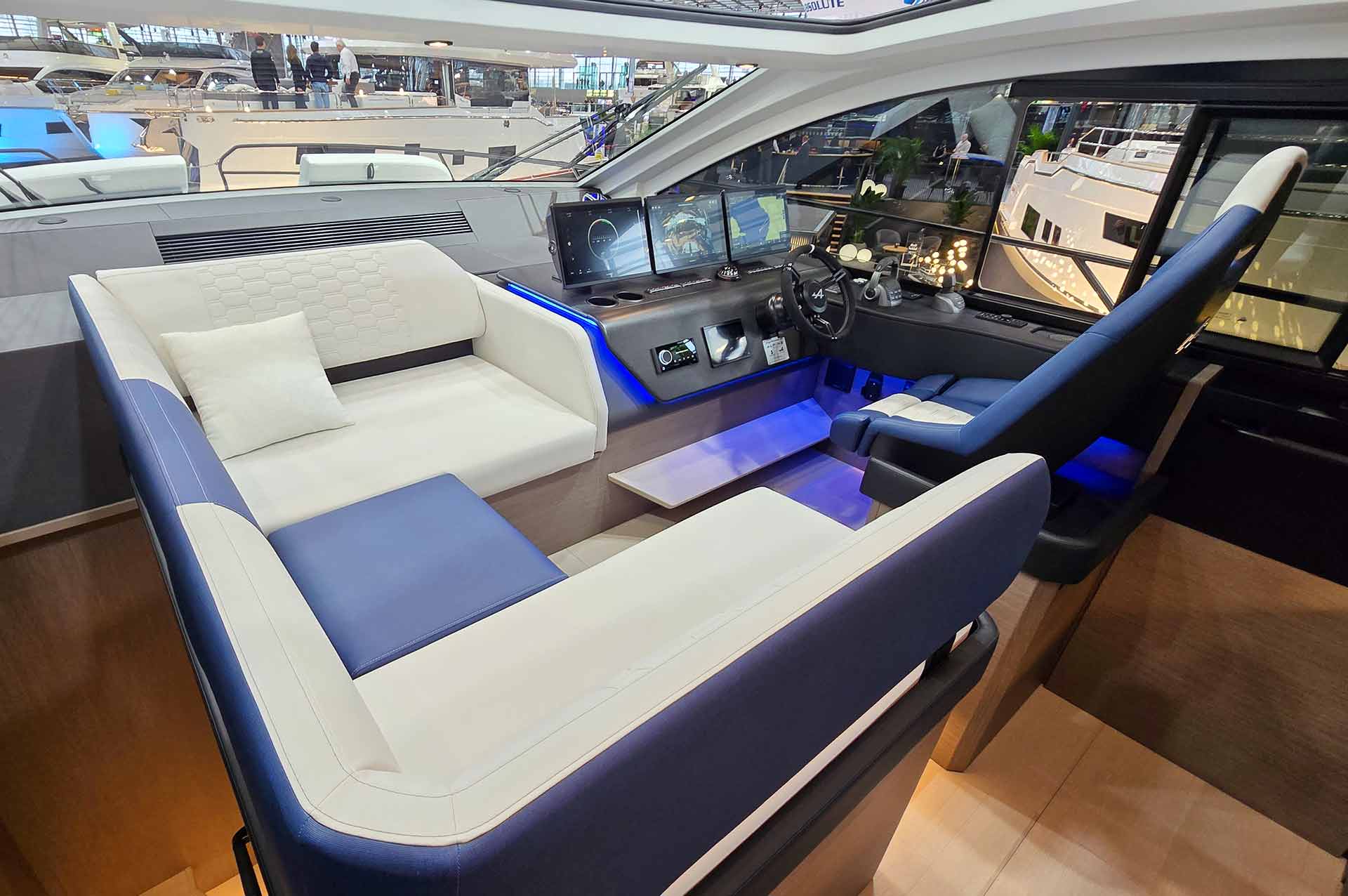 Keine extra abgetrennte Salon-Sitzgruppe mehr