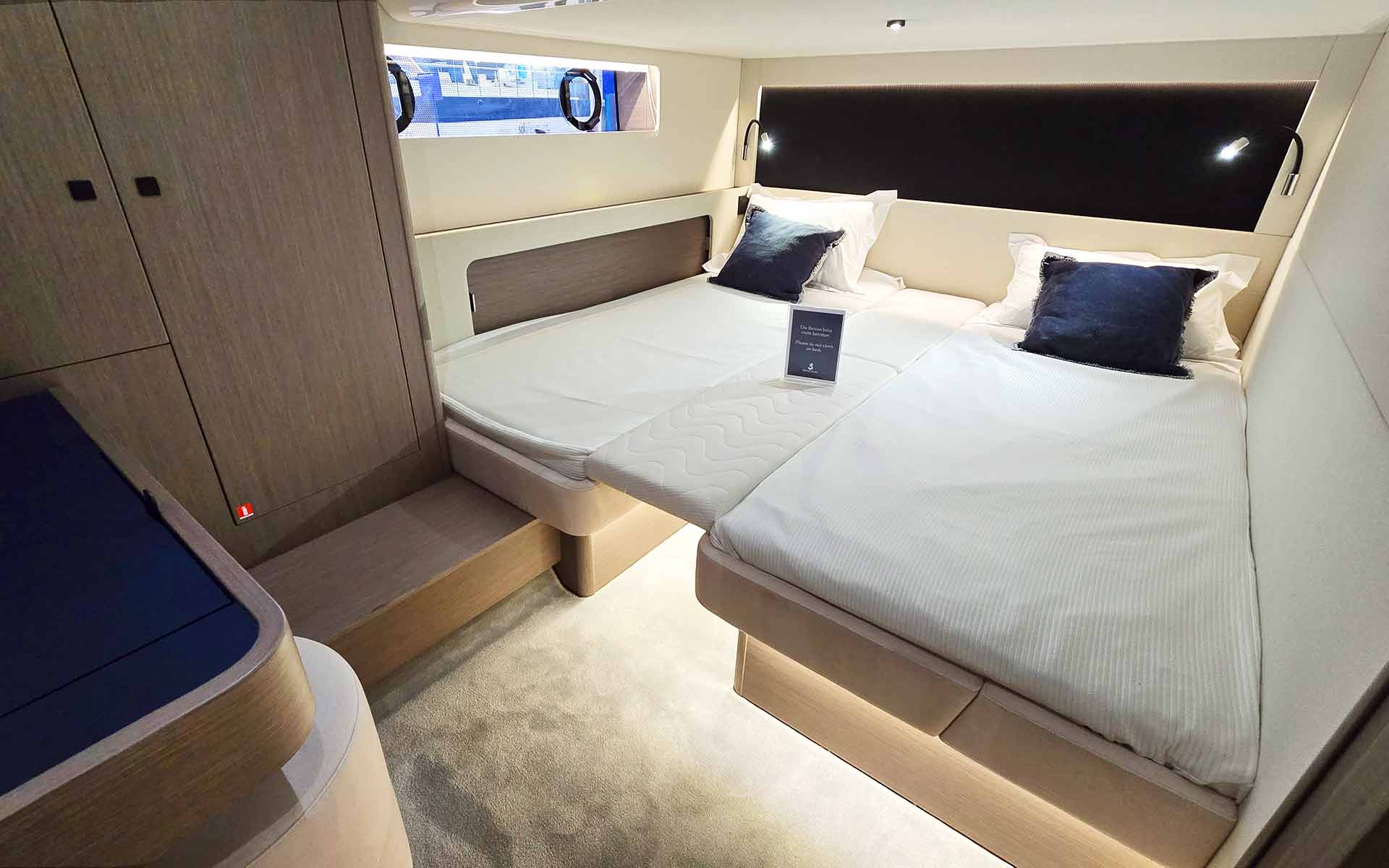 Ob als Doppelkabine oder mit geteilten Betten: Gäste schlafen hier perfekt.