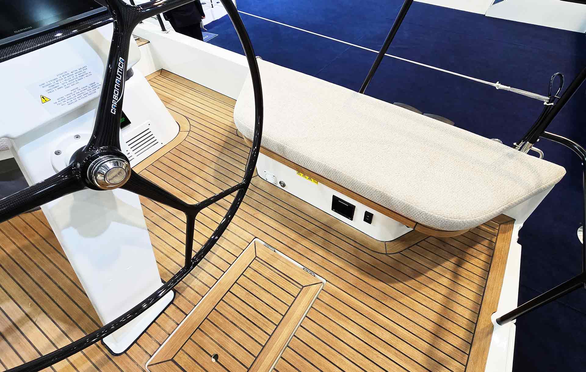 Tolle Idee, super designed: Der seitliche Steuermannssitz