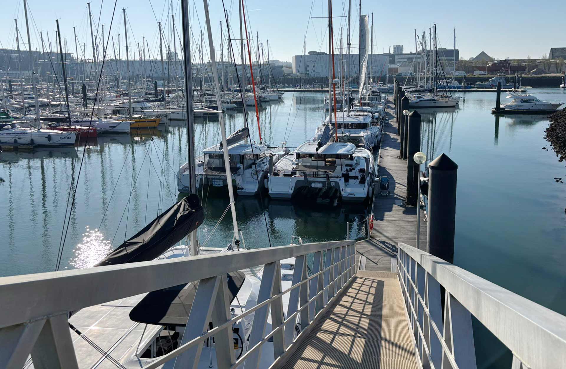 Auf dem Weg zum Beneteau-Steg: Volle Auswahl an fertigen EXCESS-Kats