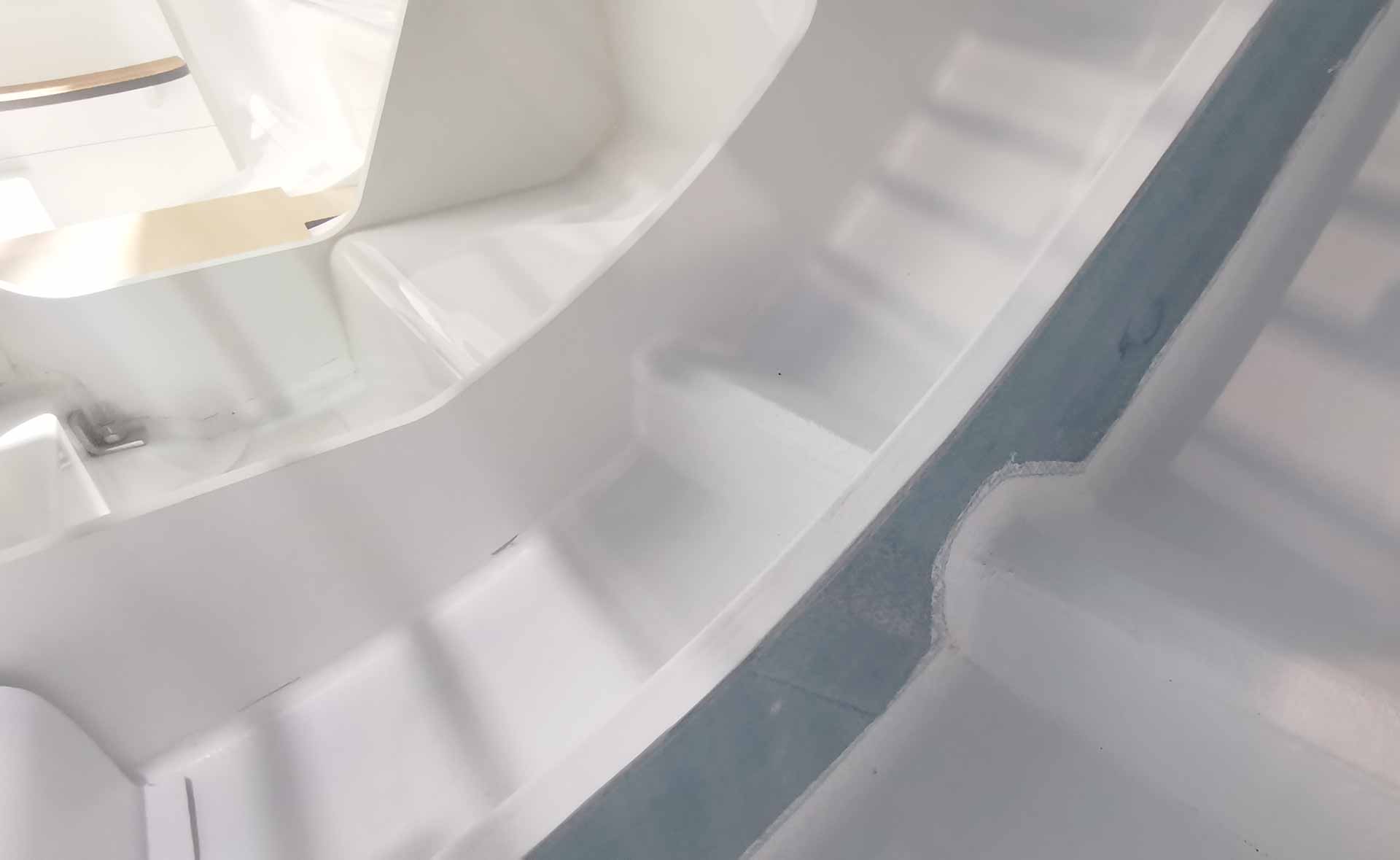 Komplett in Elium gefertigt: Jeanneau´s SunFast 30 OD und unsere BENETEAU Oceanis Yacht 60.