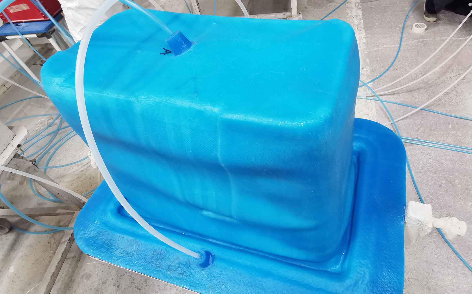 Bei Kleinteilen schon Realität: Vakuum-Infusion mit wiederverwendbaren Silikon-Formen