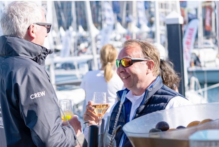 Auf unser aller Gesundheit & Spaß am Segeln!