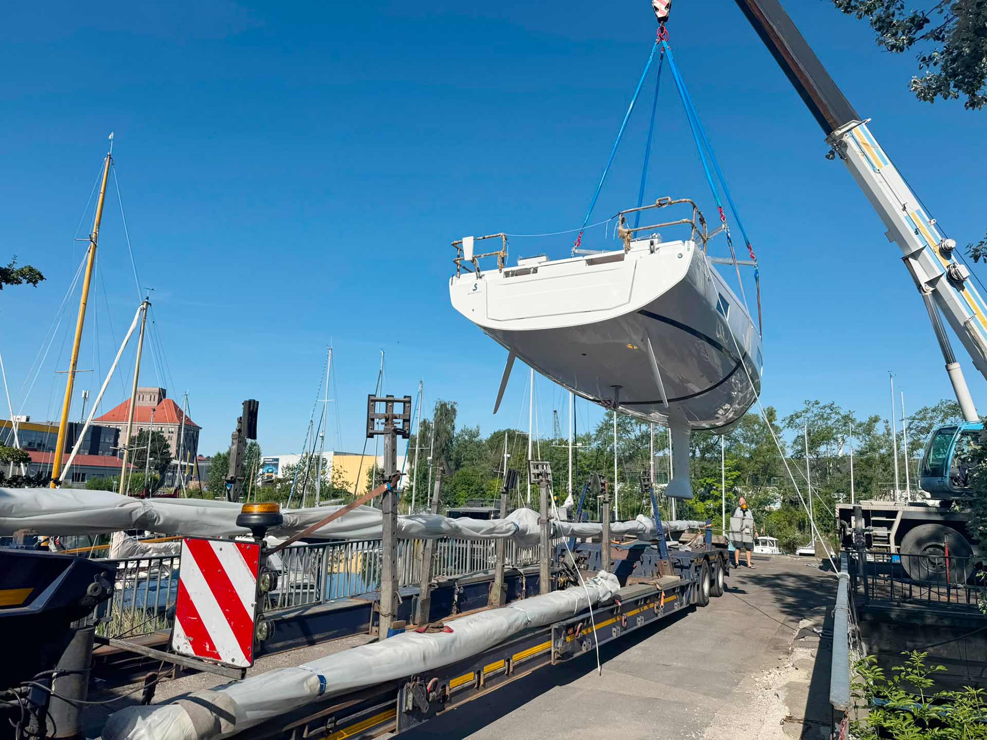 Sofort abladen, damit Sie segeln können.