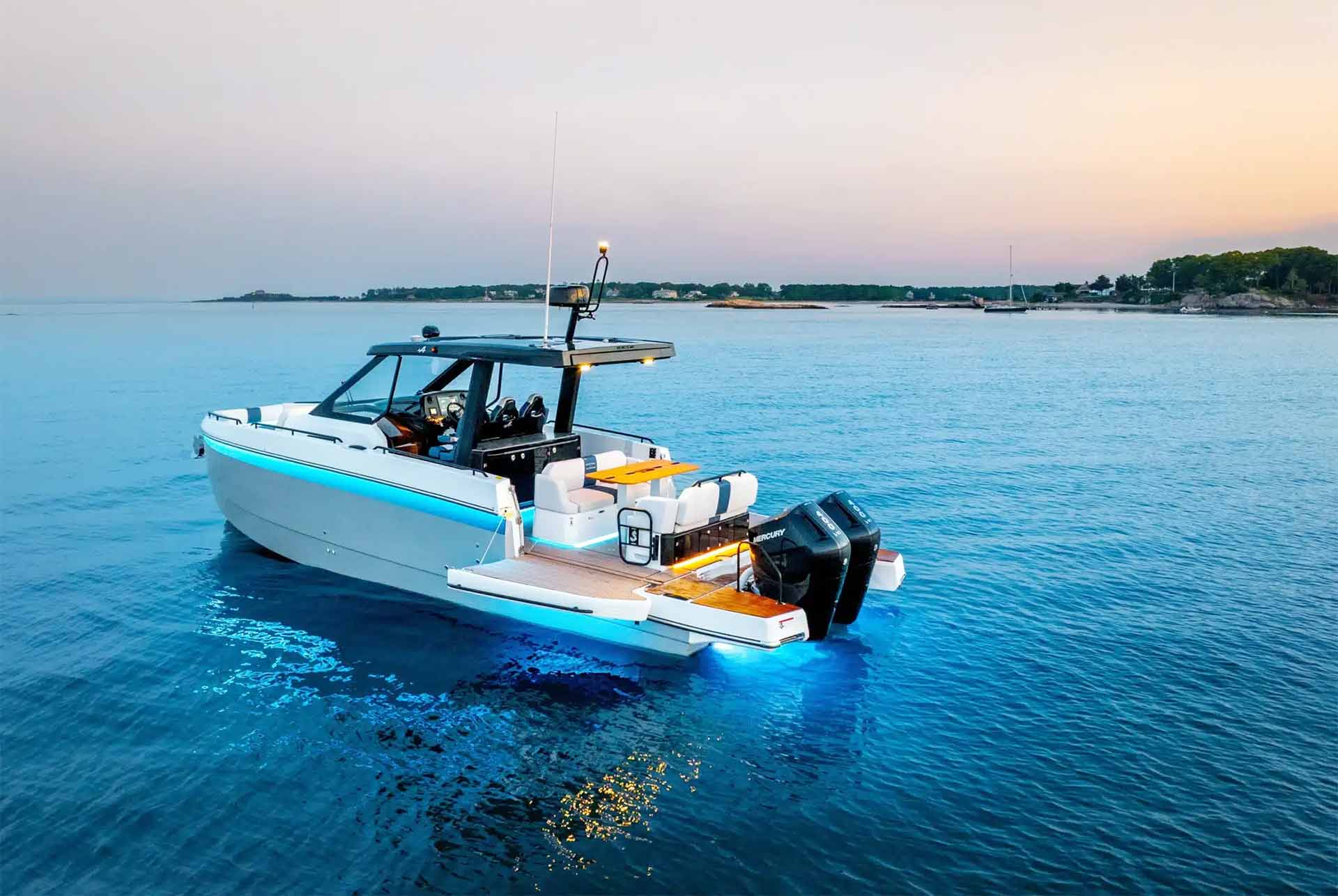 Dayboat, Marina-Hopper oder Badeplattform: Die GT 35 ist ideal!