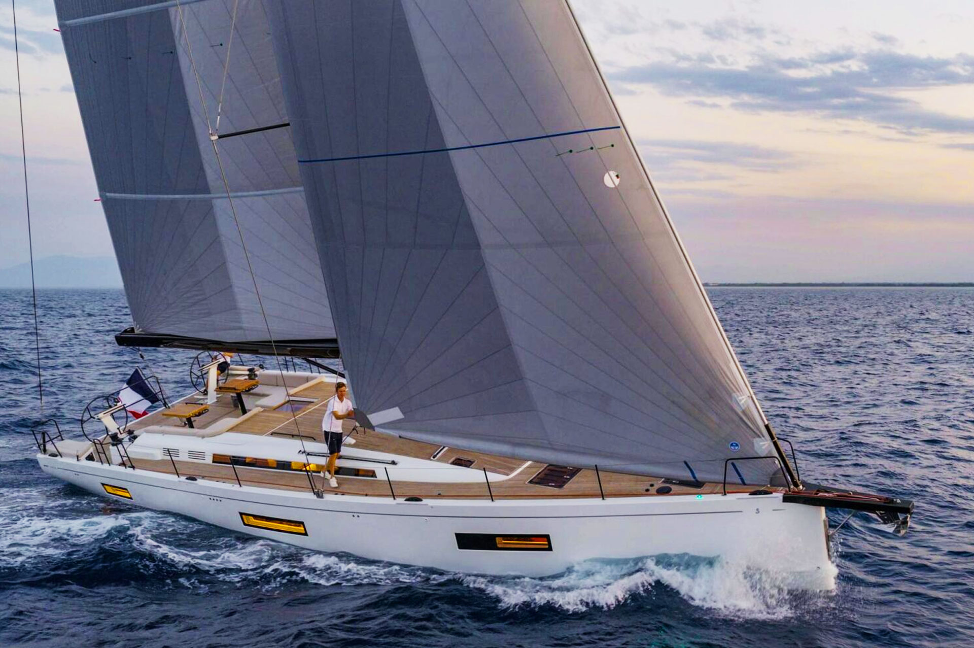 Power, Eleganz und beeindruckende Segelleistungen: FIRST 60!