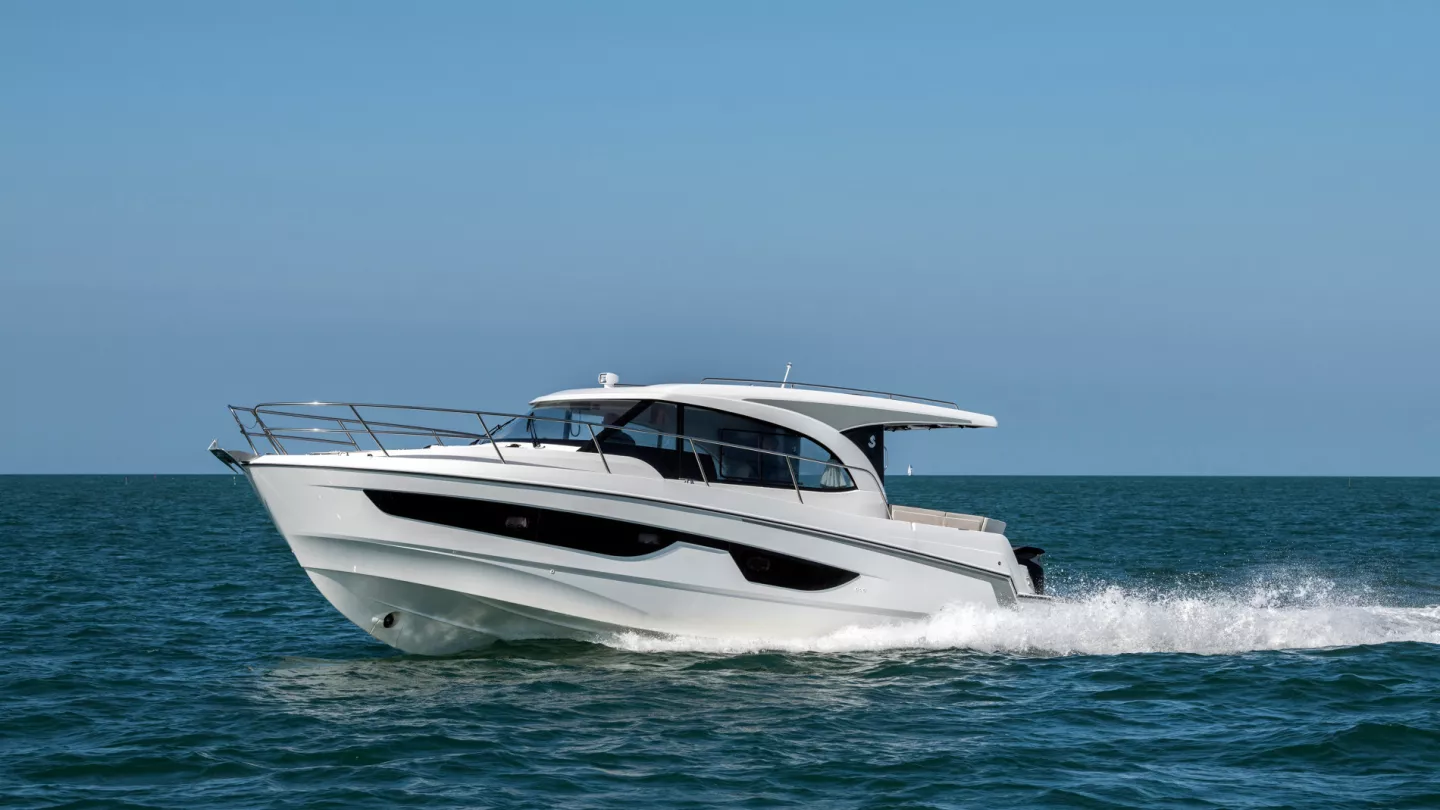 antares-11-coupe-exterieur-04.jpg