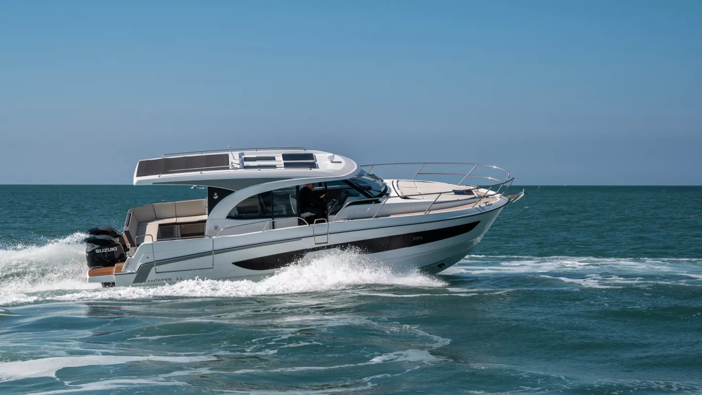 antares-11-coupe-exterieur-05.jpg