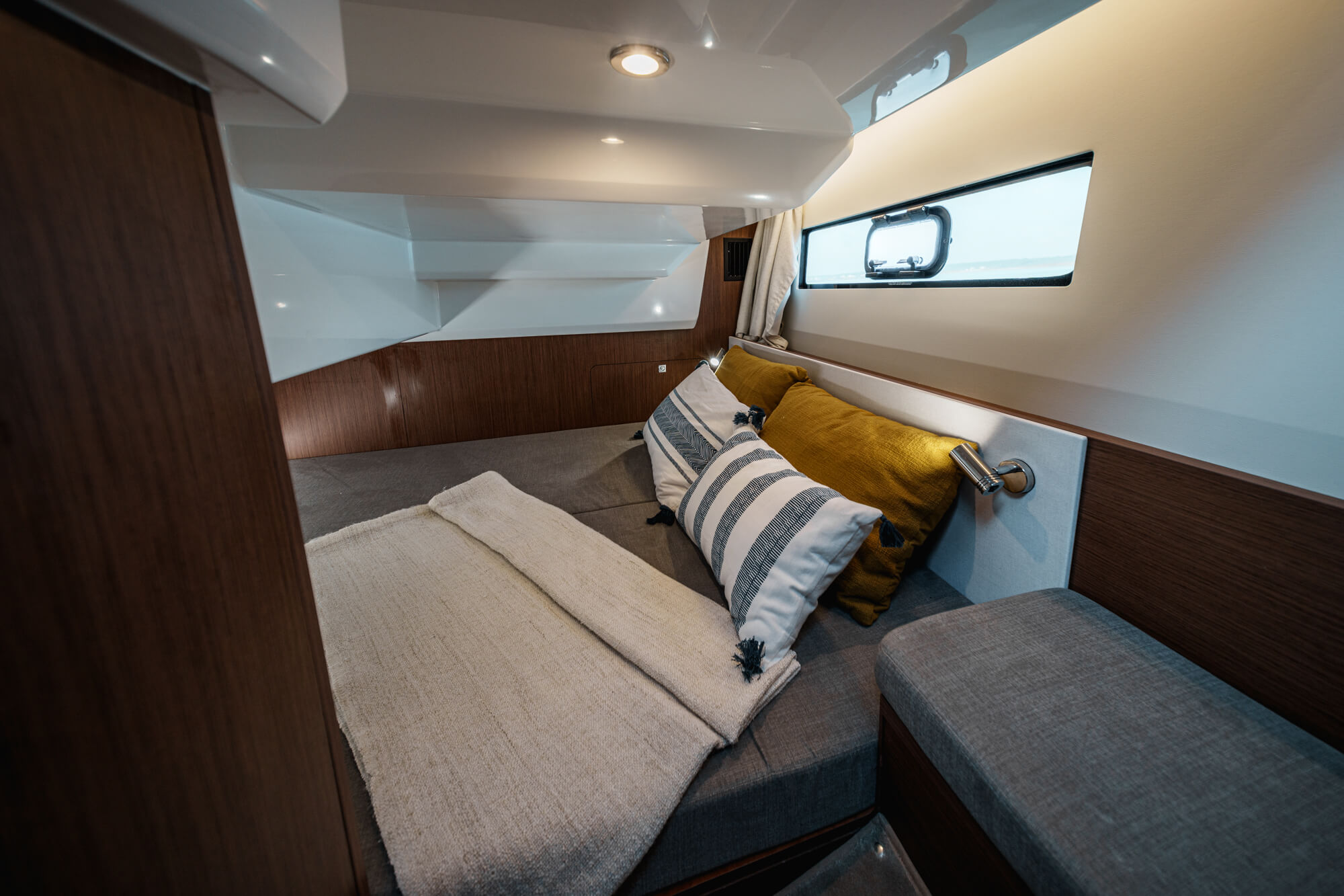 antares-9-v2-interior-design-08