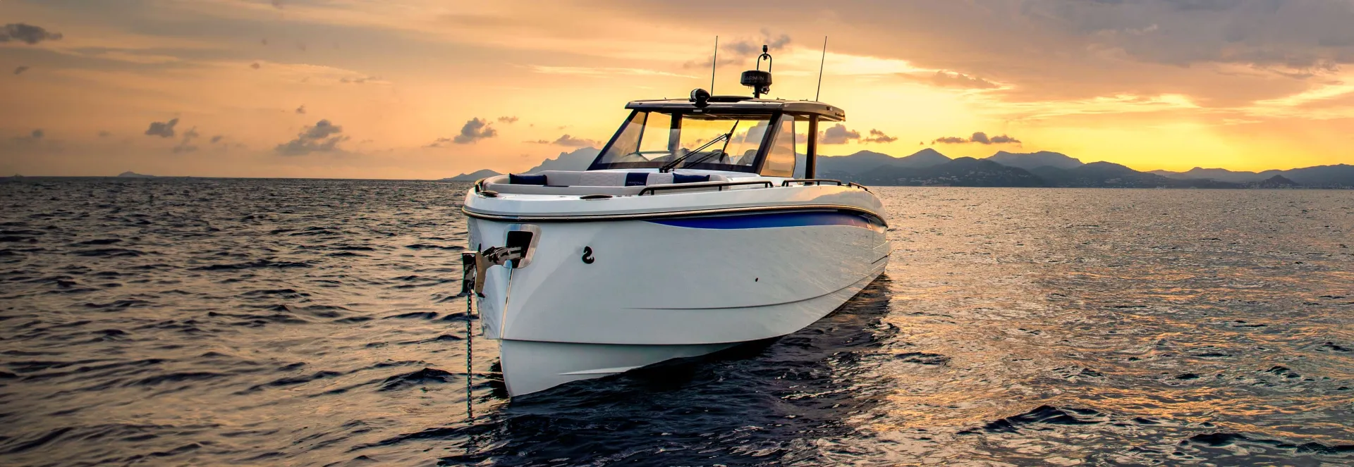 motor-yacht-gran-turismo-40-open-slider-3280x1132-02.jpg