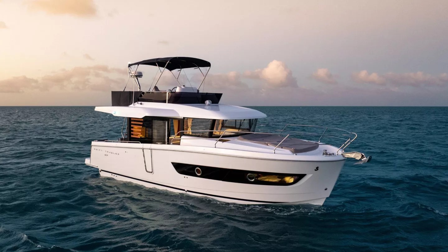 Swift Trawler 37 Fly_