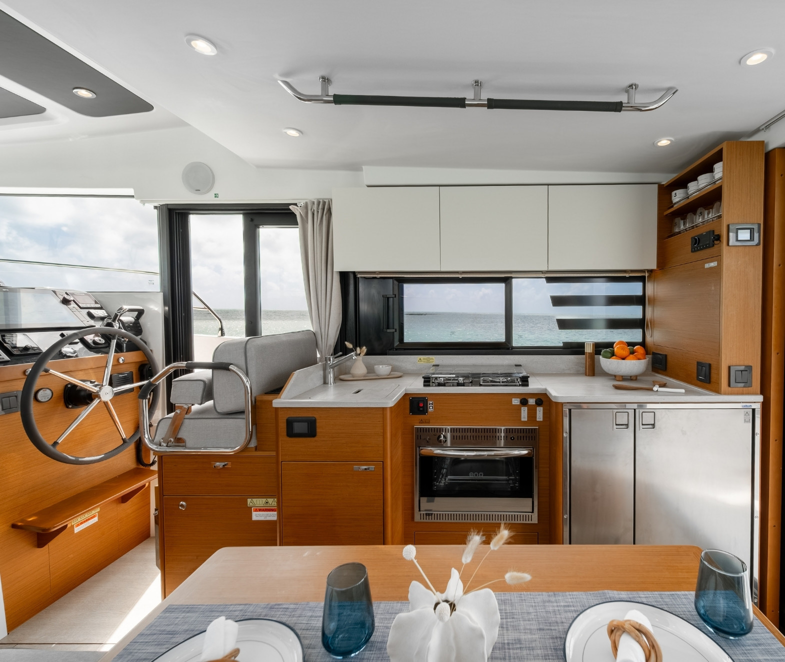 swift-trawler-37-fly-interior-design-04